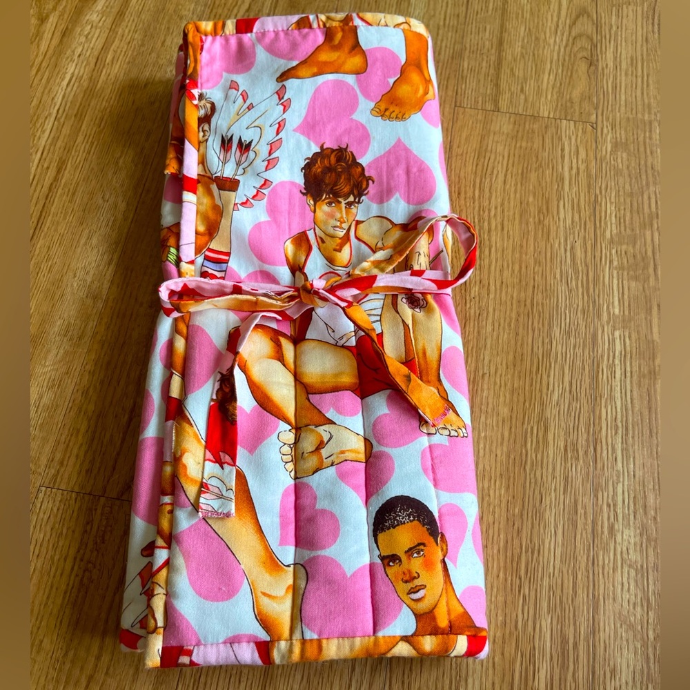 Custom knitting needle case